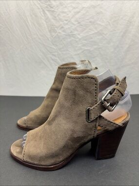 Frye suede heels sandals, SZ 6, box 44
